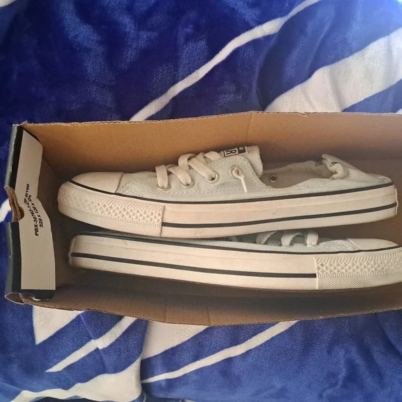 Casual Light Blue Converse Sneakers - Picture 2 of 4